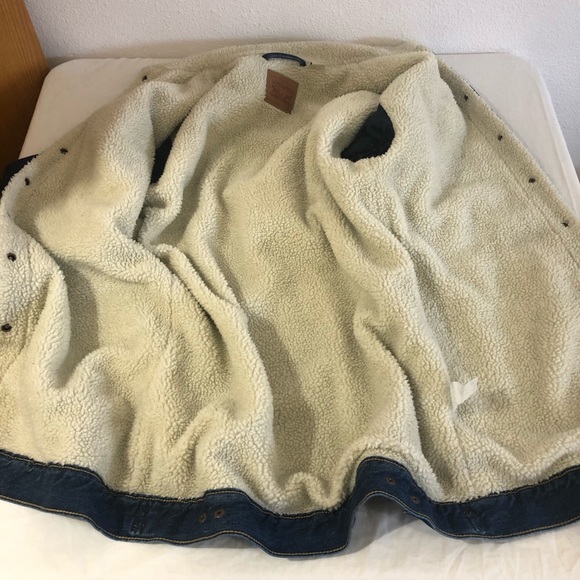 🎉✨💥 Host Pick 🎉✨💥 - Men’s Levi’s Denim Sherpa Jacket - Picture 3 of 6